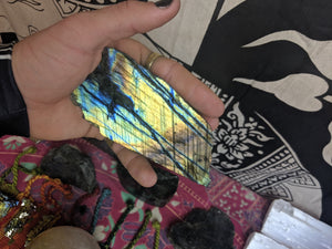 Rough Lg Labradorite